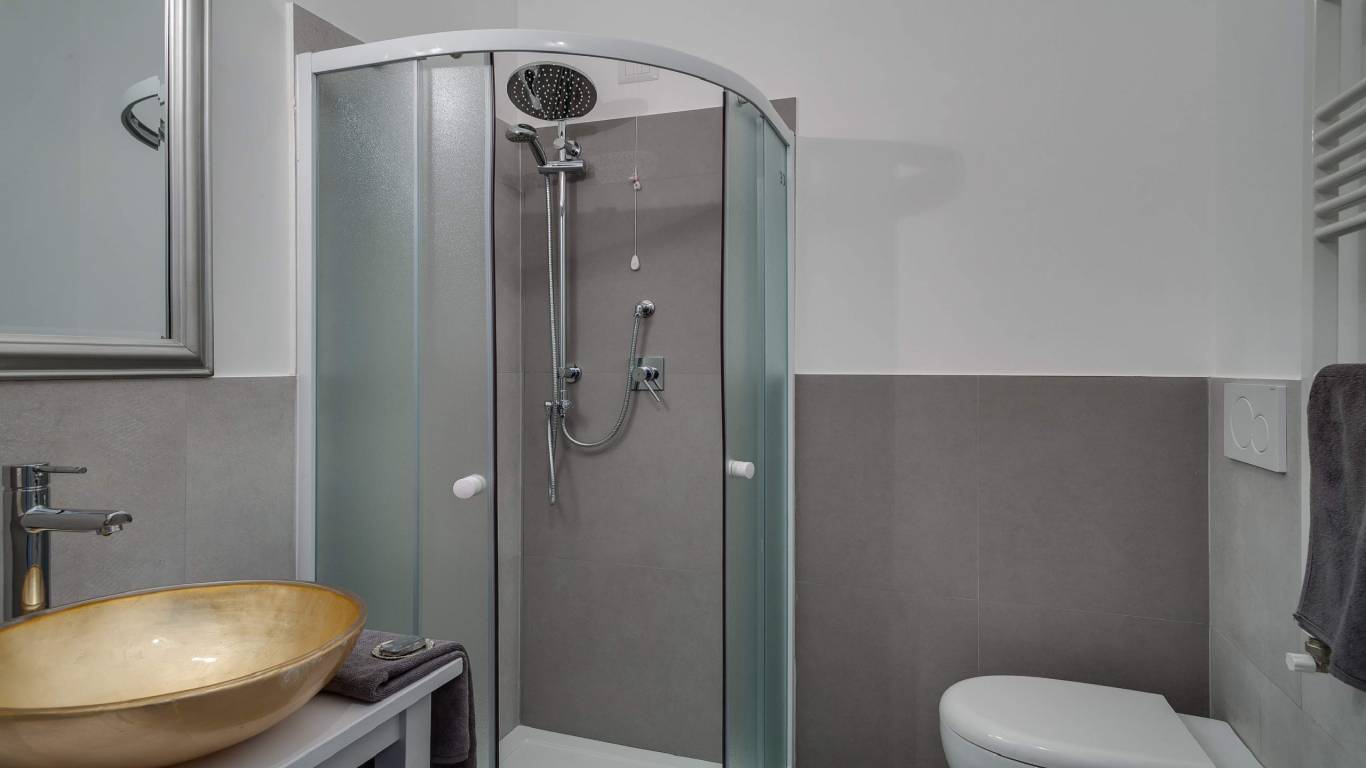 bed-and-breakfast-fema-suites-roma-prati-camera-bagno-2